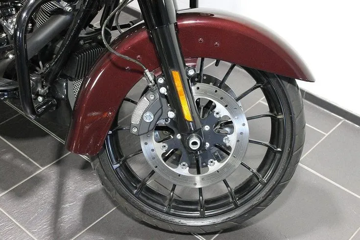 Harley-Davidson FLHXS  Image 10