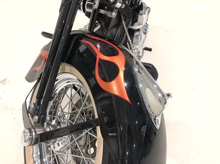 Harley-Davidson FLSTSCI  Image 9